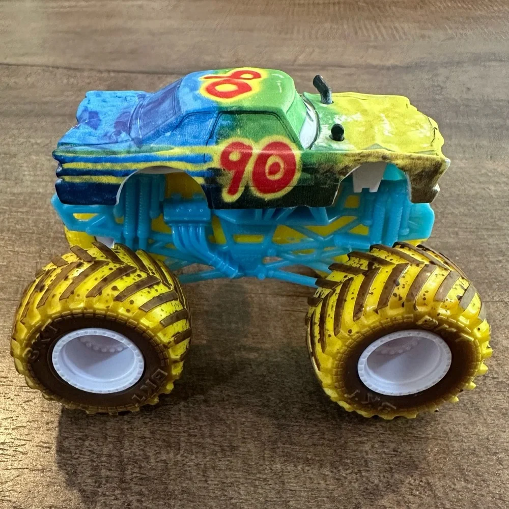 Disney Pixar Cars inspired monster truck - 1:64 scale - custom build - Picture 3 of 3